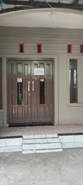 DISEWAKAN CEPAT RUMAH 4 KT 2 KM
