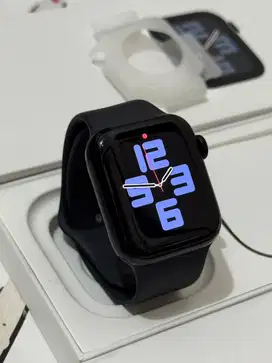 Apple Watch SE Gen 2 40mm Starlight Fullset Garansi On 2026