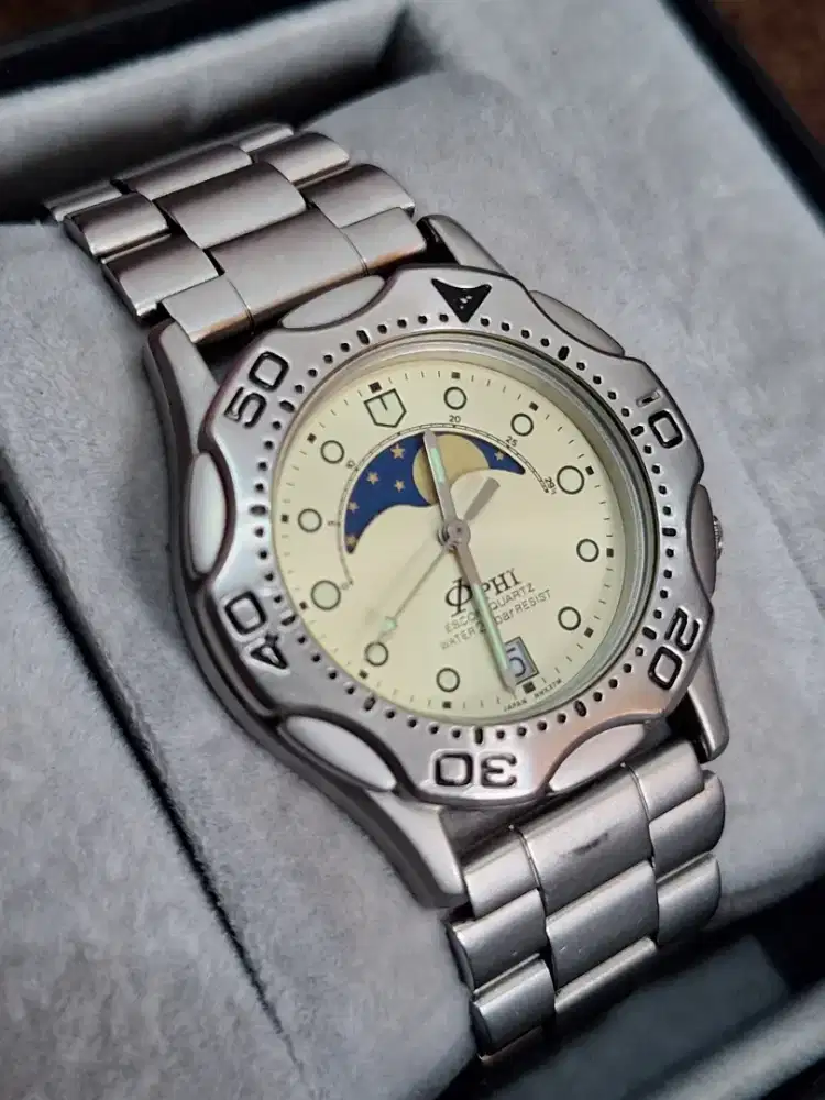 Phi Escom Moonphase Scuba