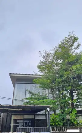 Rumah Tropis- Rasa Bali Lokasi Jakarta