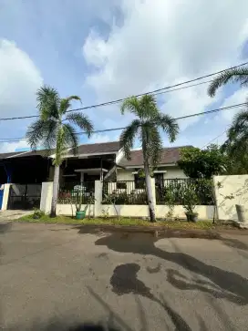 Rumah nyaman dalam cluster Ifolia kota harapan indah bekasi
