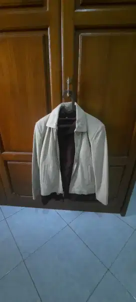 JAKET KULIT WARNA CREAM