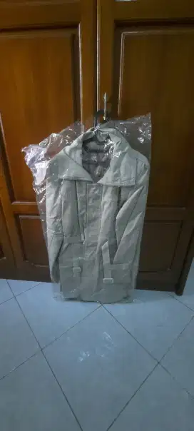 JAKET TEBAL WARNA CREAM