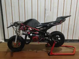Motor MiniGP Lenka