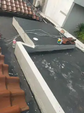 Perbaikan atap bocor dan renovasi
