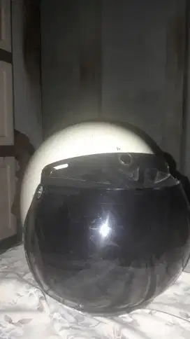 Helm motor sesuai kondisi