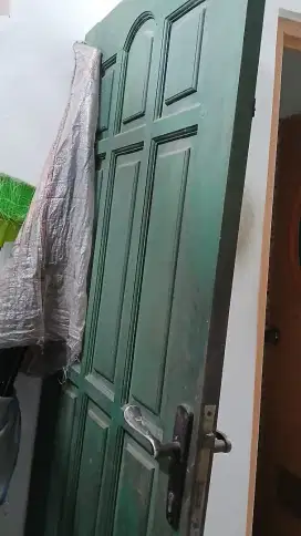 Pintu Kayu Kamper