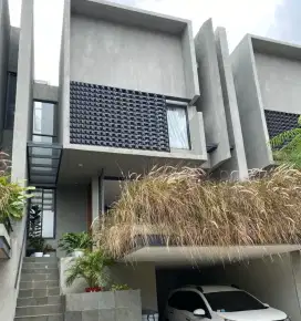 Jual Cepat Rumah Baru 3 Lantai di Cluster Pejaten Barat dkt Kemang