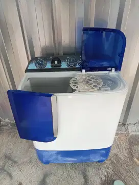 Mesin cuci 2 tabung Aqua 8 kg