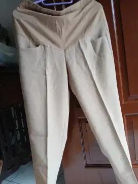 CELANA HAMIL KERJA