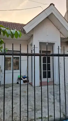 Rumah jual bangunan asli developer sdah renovasi