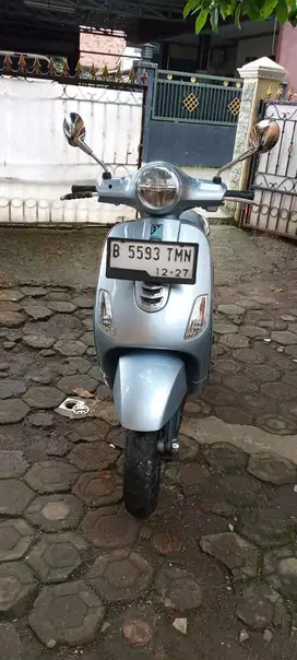 VESPA LX 125 IGET FACELIFT 2022 ( TERMURAH )