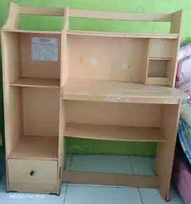 Meja Belajar layak pakai