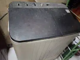Mesin cuci 2 tabung merk thosiba