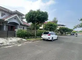 Dijual dan disewakan rumah besar asri hoek di Kemang Pratama Bekasi