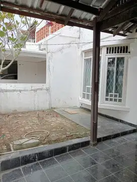 DIJUAL rumah 2 lantai bintaro sektor 5 strategis siap huni termurah