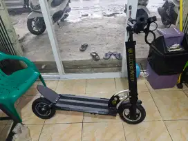Skuter listrik electro wolf 52v 20ah