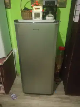 Lemari es merk panasonic