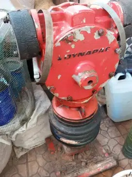 STamper kuda pemadat tanah bahan bakar bensin siap bekerja.