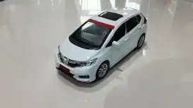 Miniatur mobil V