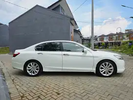 Honda Accord 2013 Bensin