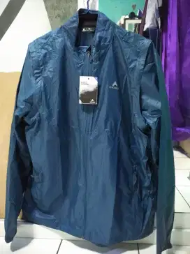Jaket lari eiger