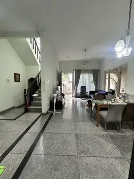 Rumah Permata Buana Hoek 267 m2 Posisi Bagus Siap huni