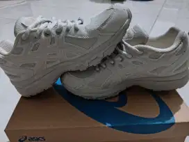 Asic Gell Size 37