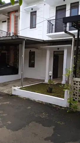 Disewakan Rumah Di Lokasi Strategis  Cinere Asri Residence Blok D5