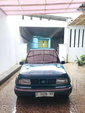Suzuki Escudo JLX