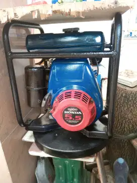 Mesin vibrator pemadat ruangan cor coran.