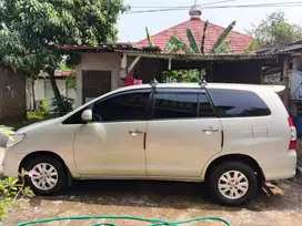 Toyota Kijang Innova 2011 Bensin