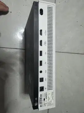Xbox One S +  2 stick