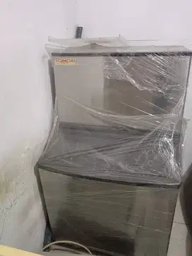 Dijual mesin es batu tomori model