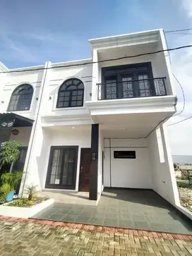 Rumah 2lt konsep Clasik erova mudah kana-mana