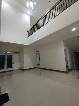 Rumah 4 + 1kamar tidur lingkungan asri