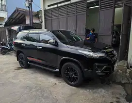 Toyota Fortuner TRD Sportivo Diesel 2.4 Matic AT Tahun 2020 Hitam 2019