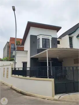 Dijual rumah minimalis 2 lantai margacinta buahbatu posisi hook