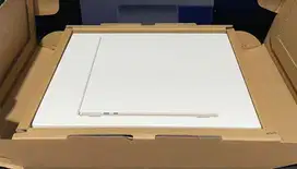 Macbook air M2 cuman buka dus garansi M3 galery 1th