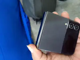 Zflip 4 ram 8/256 kondisi matot karna flexibel sudah off