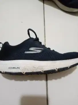 Di jual sepatu sekolah