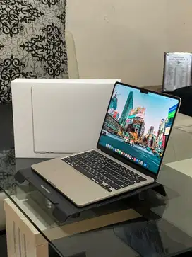 MacBook Air 2024 M3 13 inch 8/256