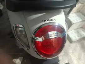 Scoopy white prestige