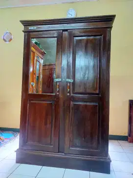 Lemari & Dipan + meja ( kayu jati asli )