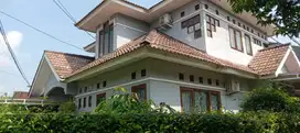 Disewakan rumah luas 2 lantai siap huni di kemang pratama bekasi