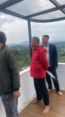 Rumah Gaya Amerika dan Eropa the Emeralda Resortdi Bandung Barat
