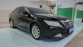 TDP Rendah Toyota Camry 2.5 V Bensin-AT 2013 Hitam CTBMB