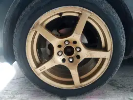 Velk racing keluarga toyota