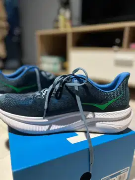 Sepatu running Hoka mach 6 ukuran 43 EU