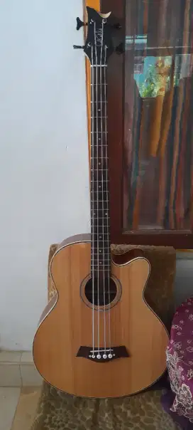 Gitar bass akustik elektrik